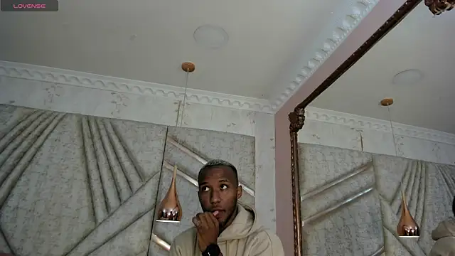 Snapshot of JamesParck chatting on February 26, 2025, 12:14 pm JamesParck online show from February 26, 2025, 12:14 pm