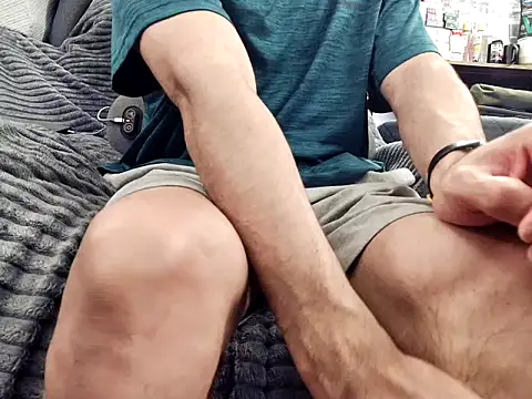 Snapshot of ClampMaster chatting on January 6, 2026, 9:50 pm ClampMaster online show from January 6, 2026, 9:50 pm