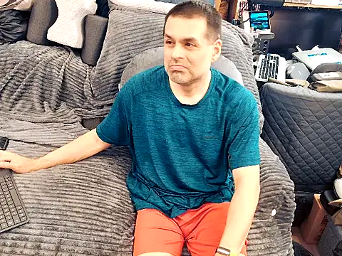 Snapshot of ClampMaster chatting on February 27, 2026, 6:19 pm ClampMaster online show from February 27, 2026, 6:19 pm