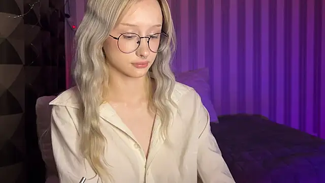 Snapshot of mayvi_cold chatting on January 18, 2025, 11:33 pm mayvi cold online show from January 18, 2025, 11:33 pm