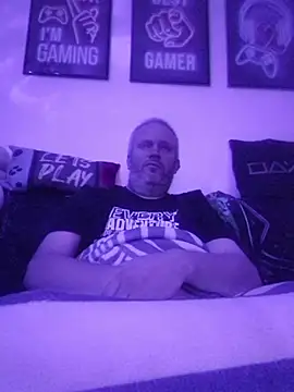 ShyBoy1982 online show from October 18, 2025, 9:15 pm