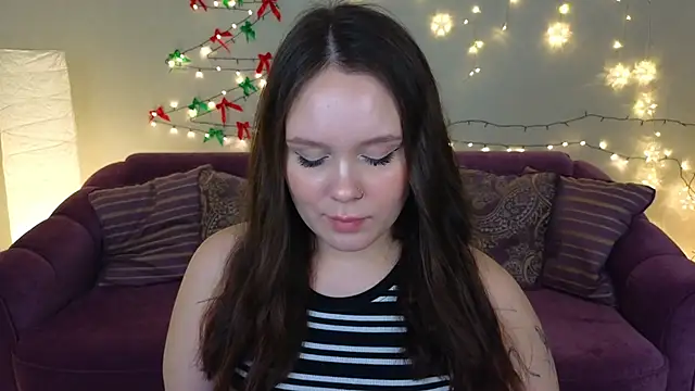 miki miki cutie  online show from December 21, 2024, 11:13 pm