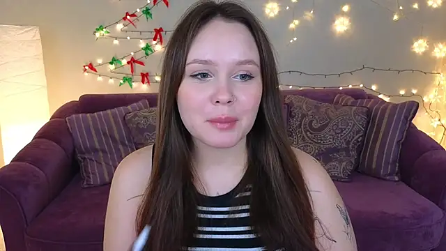 miki miki cutie  online show from December 24, 2024, 4:51 pm