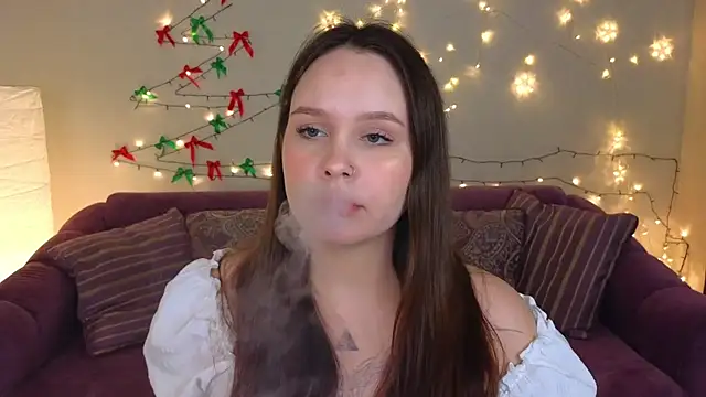 miki miki cutie  online show from December 25, 2024, 7:34 pm