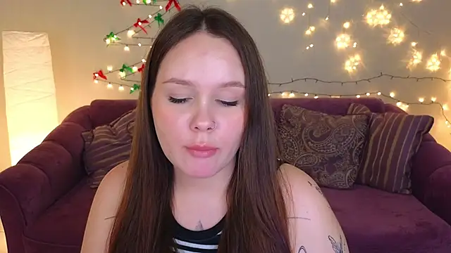 miki miki cutie  online show from December 27, 2024, 8:28 pm