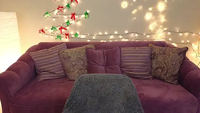 miki miki cutie  online show from December 29, 2024, 10:03 pm