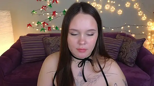 miki miki cutie  online show from January 3, 2025, 7:18 pm