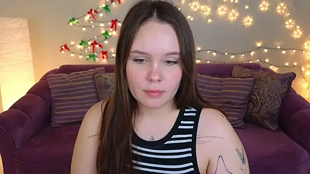 miki miki cutie  online show from January 5, 2025, 7:49 pm