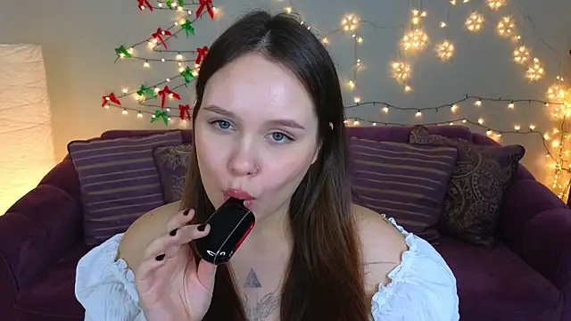 miki miki cutie  online show from January 7, 2025, 7:59 pm