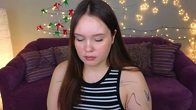 miki miki cutie  online show from January 11, 2025, 7:38 pm