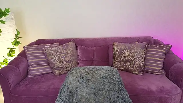 miki miki cutie  online show from January 13, 2025, 5:02 pm