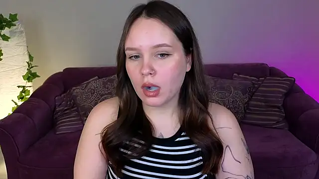 miki miki cutie  online show from January 15, 2025, 4:54 pm