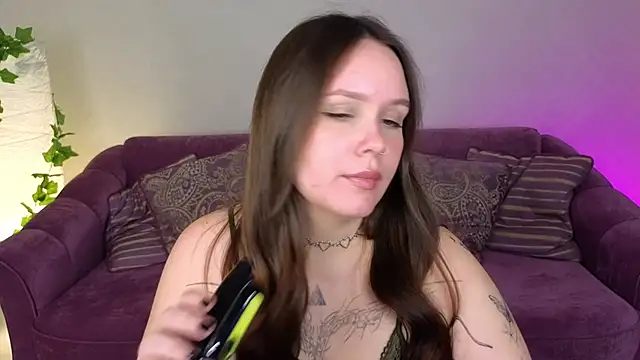 miki miki cutie  online show from January 15, 2025, 7:55 pm