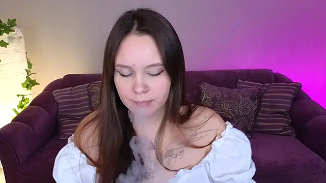 miki miki cutie  online show from January 17, 2025, 9:06 pm