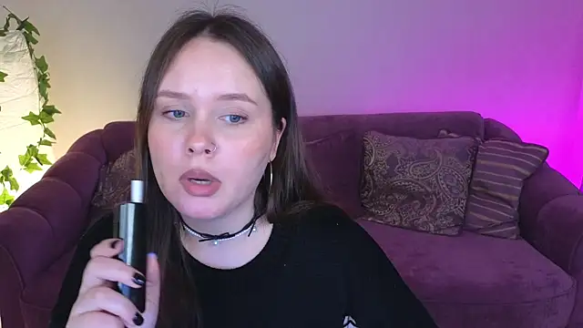 miki miki cutie  online show from January 26, 2025, 11:08 pm