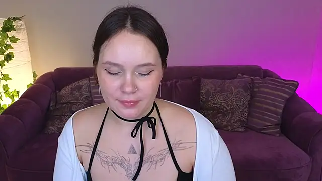 miki miki cutie  online show from January 30, 2025, 11:13 pm