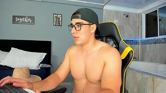 owengray2n online show from January 20, 2025, 5:04 am