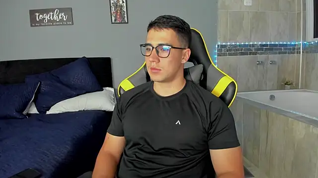 owengray2n online show from February 22, 2025, 1:11 am