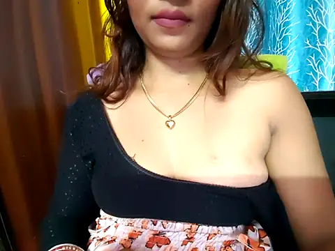 cutesoma2 online show from November 24, 2025, 5:56 pm