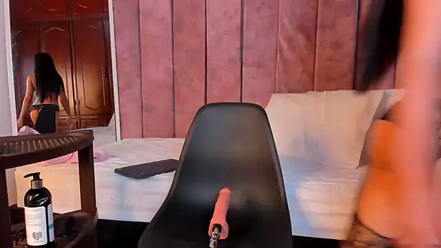 Snapshot of SelenaGmez chatting on February 11, 2026, 12:10 pm SelenaGmez online show from February 11, 2026, 12:10 pm