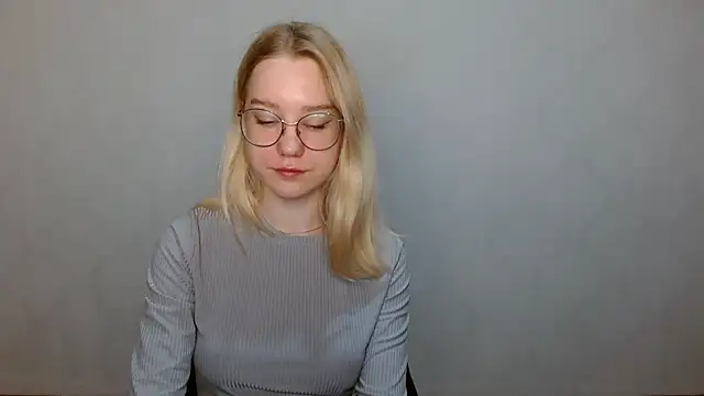 Snapshot of cindi_hot chatting on December 3, 2024, 8:38 am cindi hot online show from December 3, 2024, 8:38 am