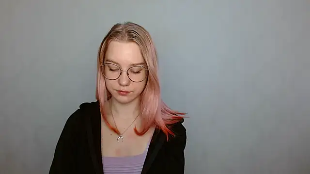 Snapshot of cindi_hot chatting on December 13, 2024, 8:41 am cindi hot online show from December 13, 2024, 8:41 am