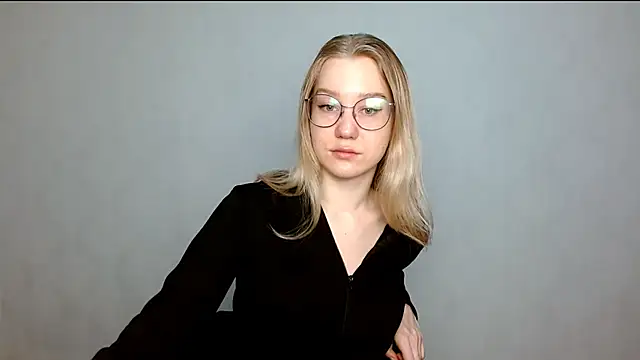 Snapshot of cindi_hot chatting on March 3, 2025, 8:27 am cindi hot online show from March 3, 2025, 8:27 am