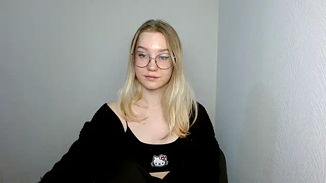 Snapshot of cindi_hot chatting on March 20, 2025, 8:09 am cindi hot online show from March 20, 2025, 8:09 am