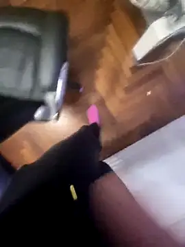 1ninefellababy online show from December 17, 2025, 5:08 pm