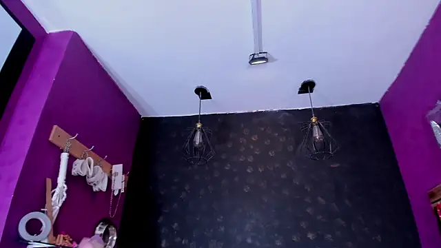 Snapshot of Alexa_Slave chatting on October 21, 2025, 7:25 pm Alexa Slave online show from October 21, 2025, 7:25 pm