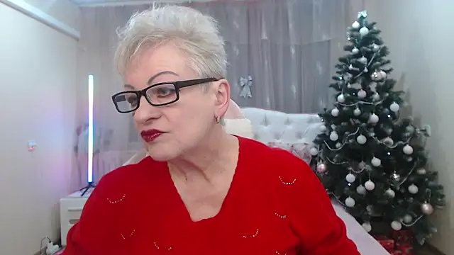 KayleSmoll online show from January 13, 2026, 7:41 pm