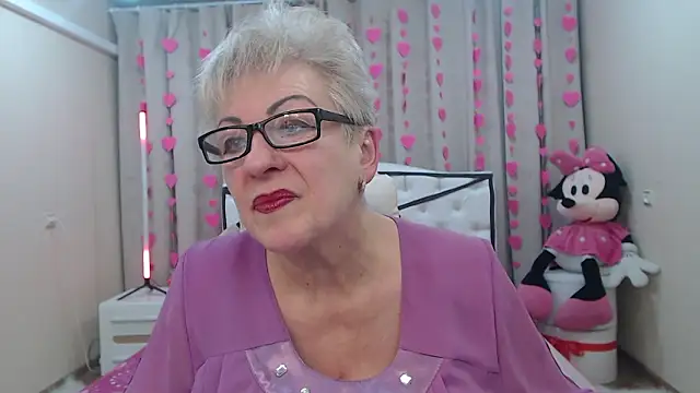 KayleSmoll online show from February 7, 2026, 7:39 pm