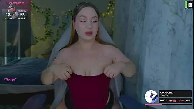 -LinaLove- online show from December 13, 2025, 8:47 pm