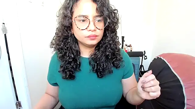 cinnamon rosa online show from February 22, 2025, 9:26 pm