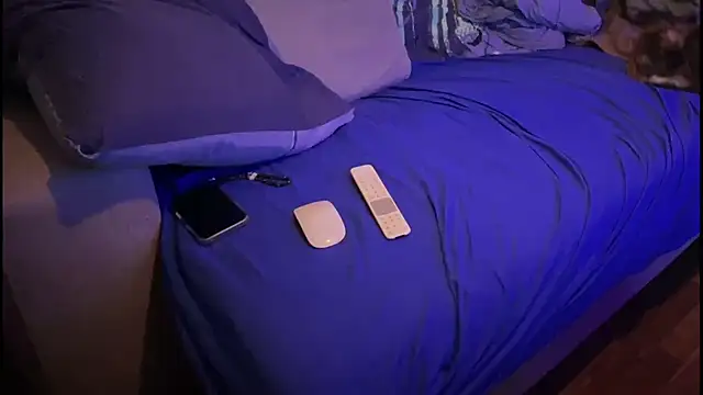 Snapshot of swissMen_DE chatting on March 4, 2025, 10:05 pm swissMen DE online show from March 4, 2025, 10:05 pm