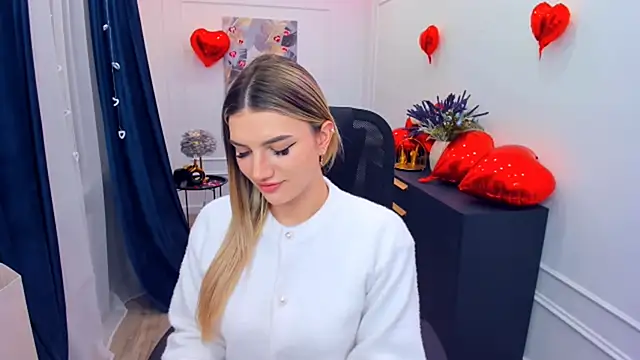 SelenaeMoore online show from February 8, 2026, 7:39 pm