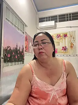 Snapshot of NDith chatting on April 5, 2026, 9:01 pm NDith online show from April 5, 2026, 9:01 pm