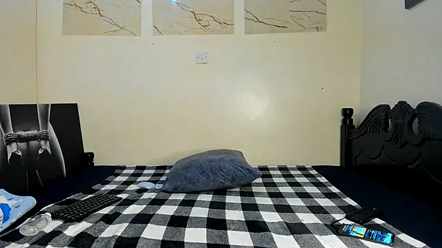 Riya xXx online show from April 13, 2026, 9:42 pm