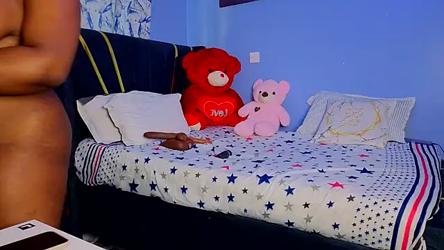 Cherriikenzie online show from March 13, 2026, 6:53 am