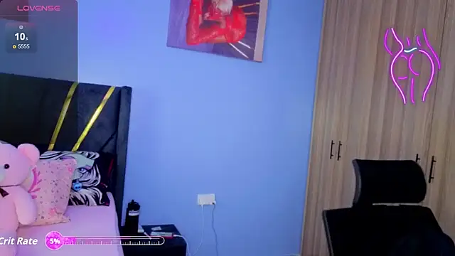 Cherriikenzie online show from May 25, 2026, 7:36 am
