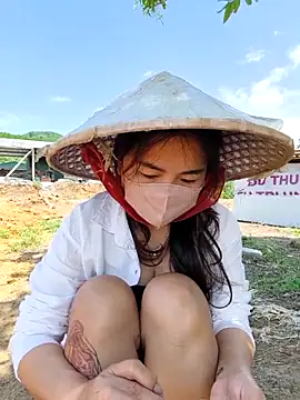 Snapshot of lyna_bl chatting on March 16, 2026, 5:44 am lyna bl online show from March 16, 2026, 5:44 am