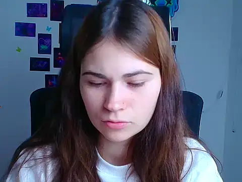 Loon Amore online show from December 23, 2025, 6:55 am