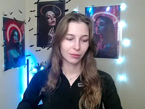 StrangerGi online show from December 17, 2025, 7:14 am