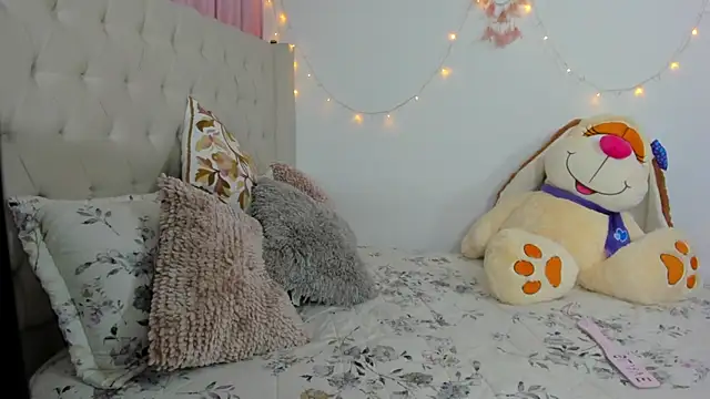Snapshot of emilyharrix chatting on March 4, 2025, 10:49 pm emilyharrix online show from March 4, 2025, 10:49 pm