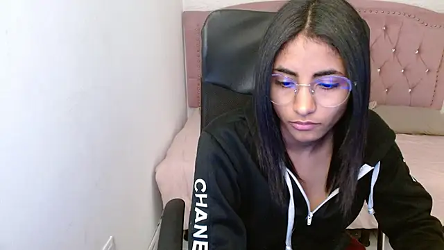 shaneelle online show from February 14, 2025, 6:12 am