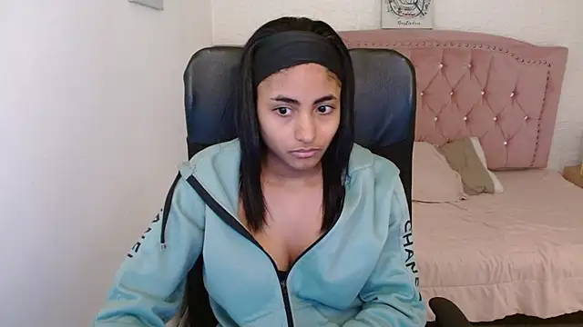 shaneelle online show from March 8, 2025, 6:32 am