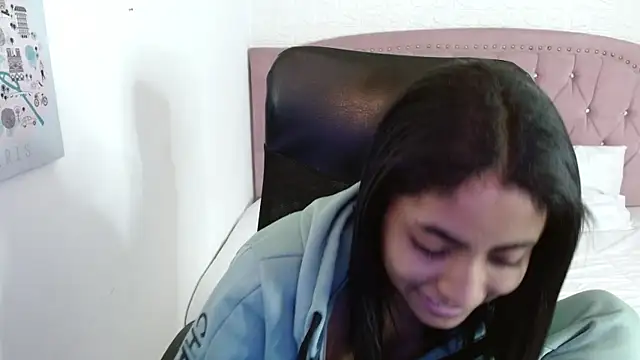 shaneelle online show from September 23, 2025, 3:09 am