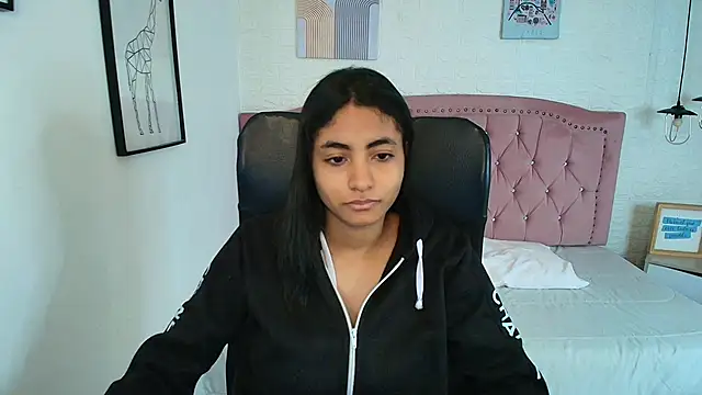 shaneelle online show from December 16, 2025, 3:11 am