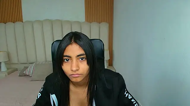 Snapshot of shaneelle chatting on February 13, 2026, 3:02 am shaneelle online show from February 13, 2026, 3:02 am