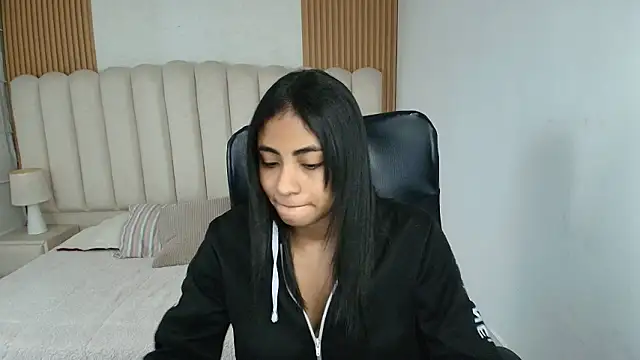 shaneelle online show from March 25, 2026, 3:12 am